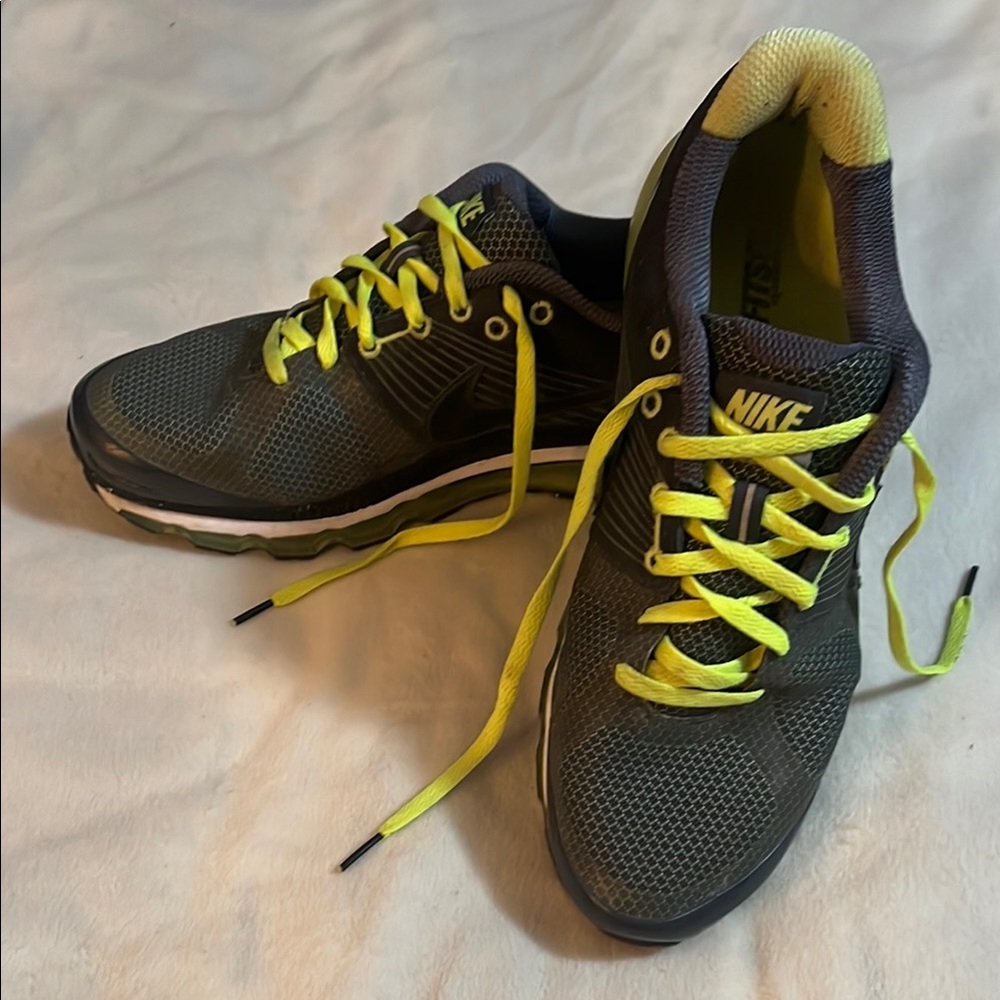 Nike Flywire AirMax sole men’s running shoes